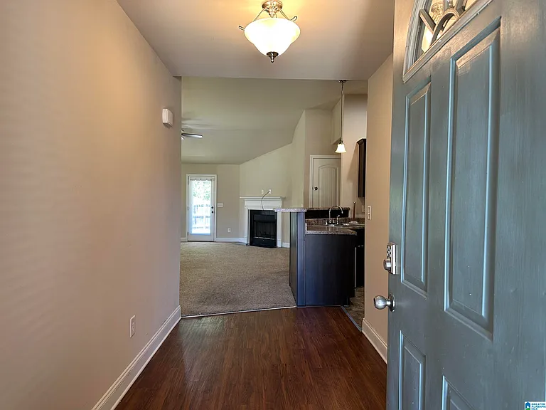 480 River Crest Dr N — Photo 2
