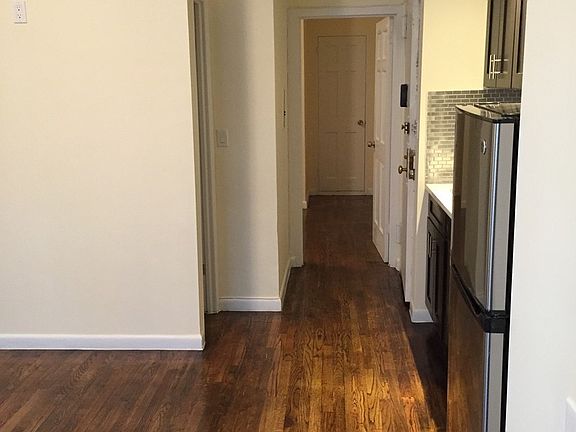 3rd image of 35 W 64th St APT 4F