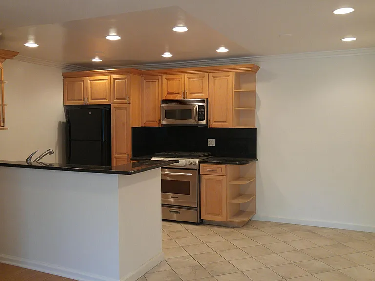 365 Burchett St #202 — Photo 2