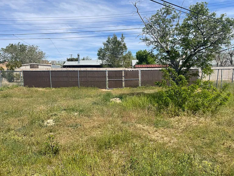15360 Lucille St — Photo 10