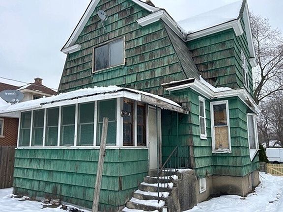 3rd image of 14048 Park Ave