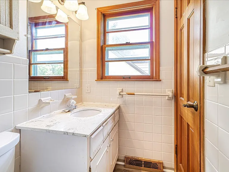 318 Goodrich Dr — Photo 28