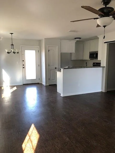 3 bed, 2.5 bath, $1,200 — Photo 3