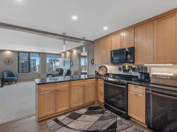 929 North Astor STREET #2405, Milwaukee, WI 53202