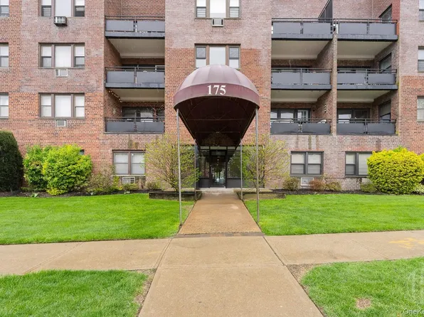 175 Archer Street #3E, Freeport, NY 11520