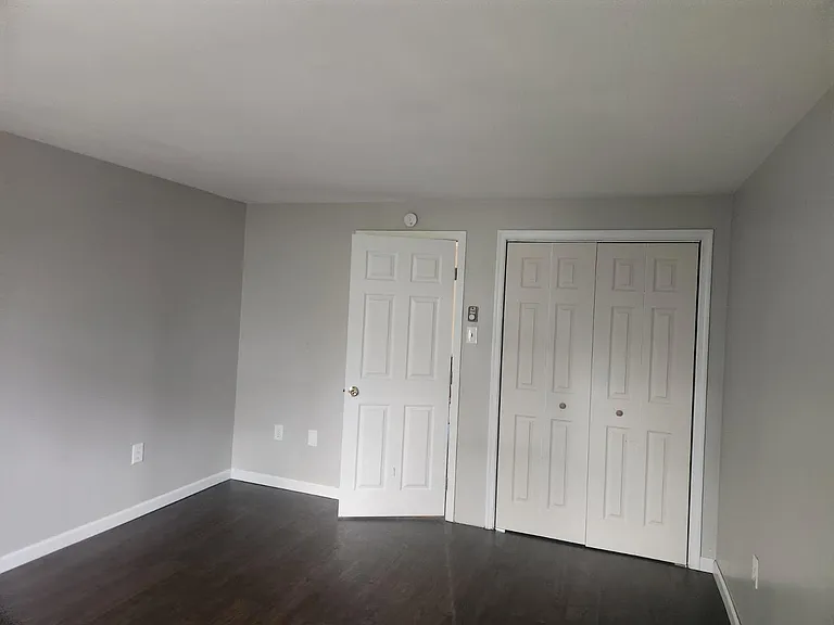 438 Adams St — Photo 8