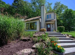 2 Brook Ln, Galena, IL 61036