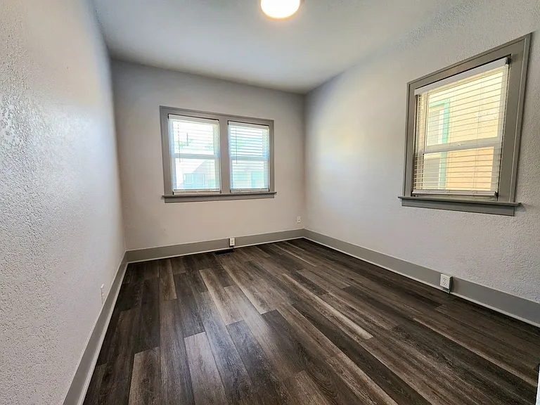 2230 N Elizabeth St — Photo 7