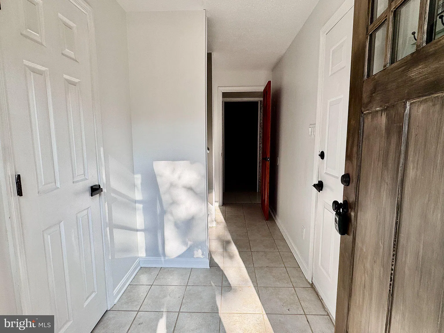 3 bed, 2.5 bath, 1776 sqft, $2,450 — Photo 2