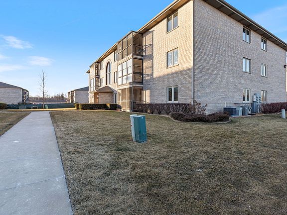 2nd image of 13918 E Leamington Dr Unit 408
