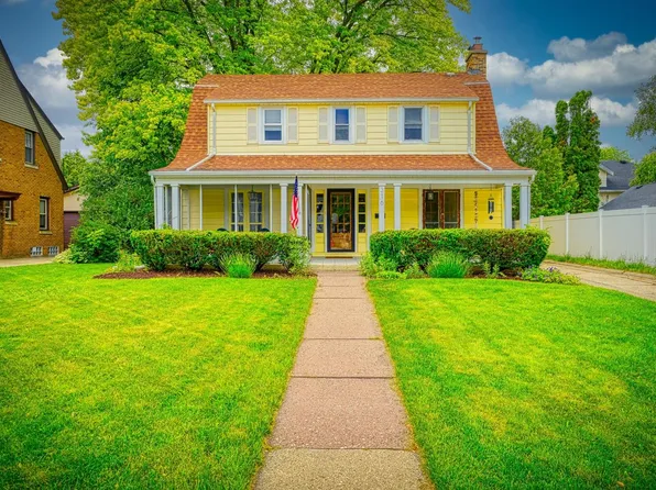 316 South 10th AVENUE, West Bend, WI 53095