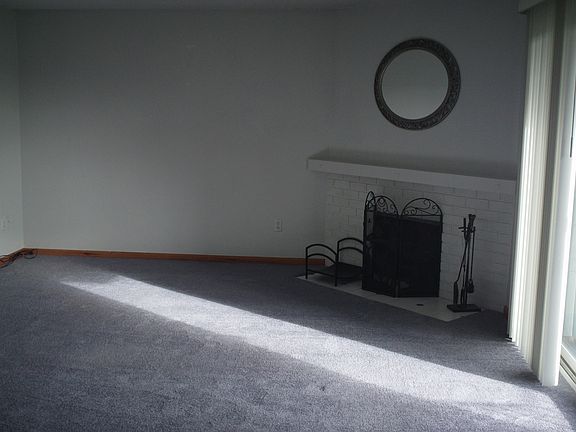 3rd image of 270 SE Barrington Dr #206