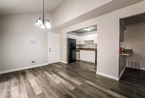 5th image of 5117 Greene Ln APT B
