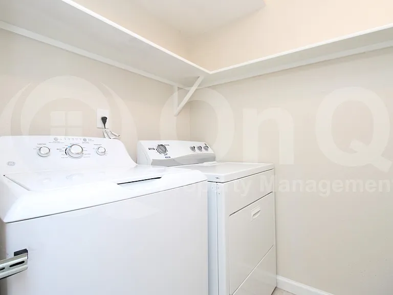 928 E Diamond Dr — Photo 9