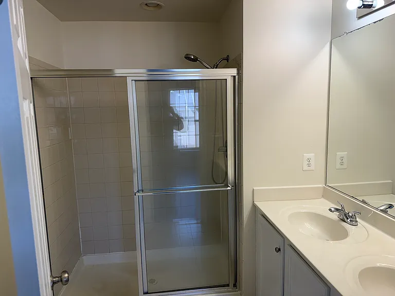 John Diskin Cir — Photo 3