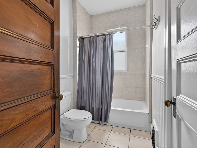 18 Gibson St #3 — Photo 12