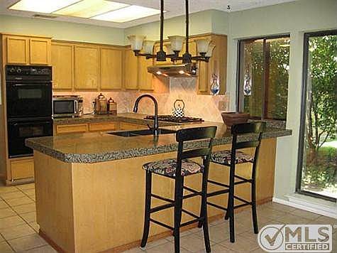 2nd image of 3022 Cross Timbers Ln
