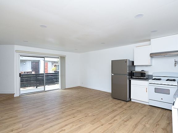 2nd image of 4578 Saviers Rd