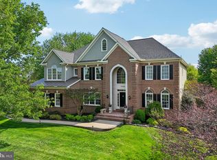 19396 Emerald Park Dr, Leesburg, VA 20175