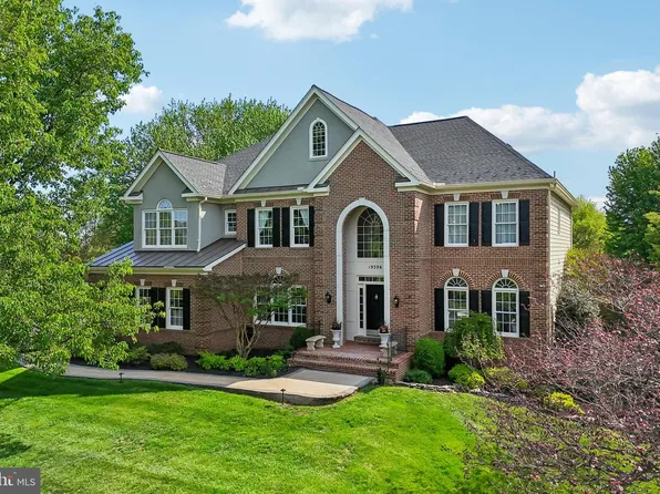 19396 Emerald Park Dr, Leesburg, VA 20175