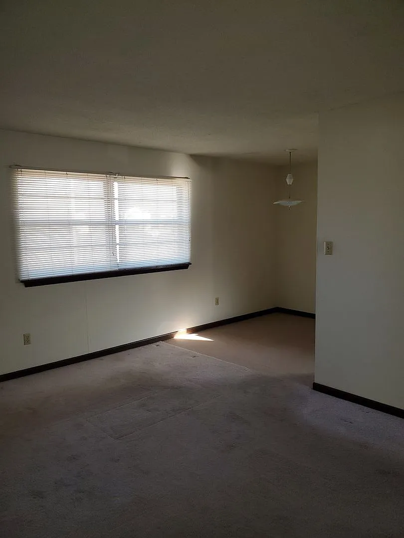 802 Demaret — Photo 2