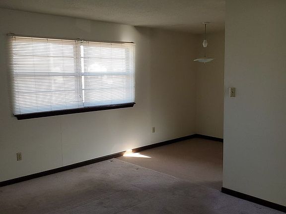 2nd image of 802 Demaret Dr APT C