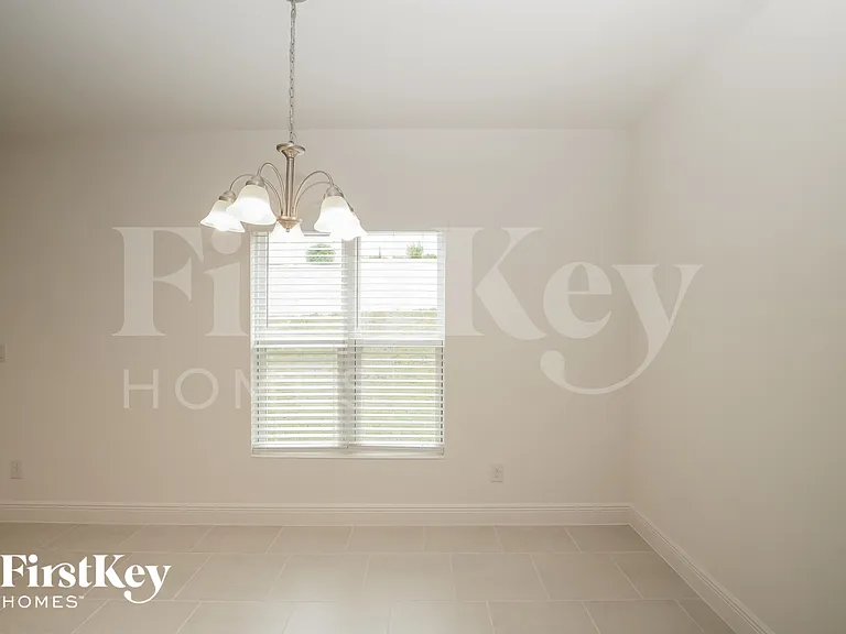 681 Blackstone St — Photo 3