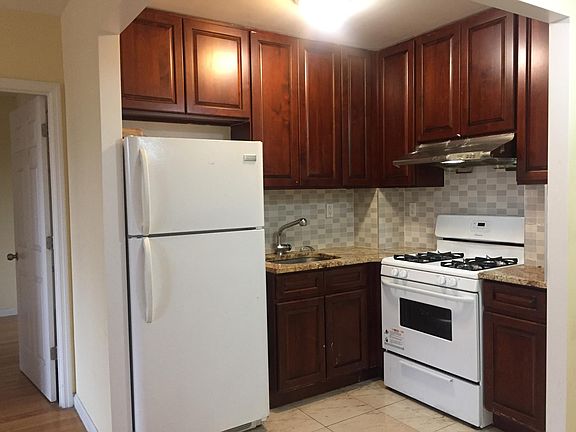 5th image of 13621 Latimer Pl #3FL