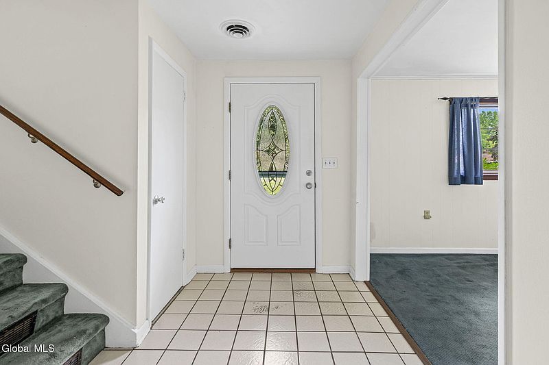 3rd image of 12 Lancaster Drive