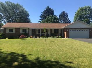 166 Mandarin Dr, Rochester, NY 14626