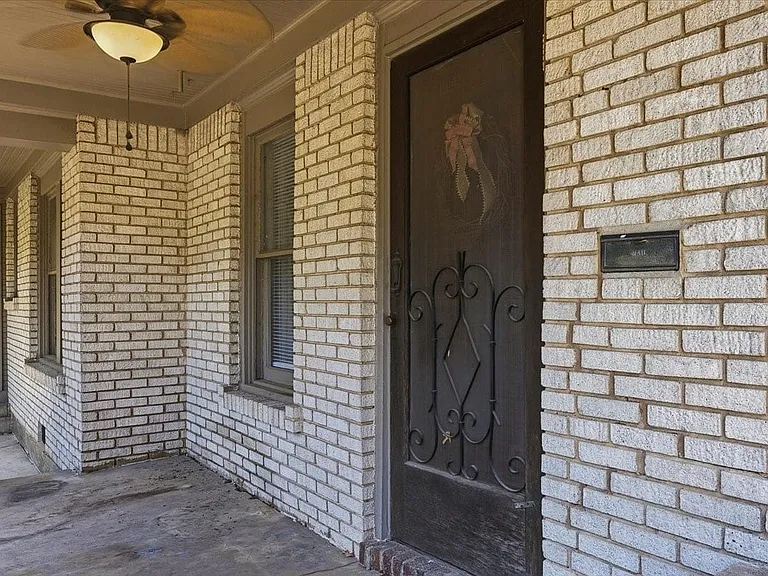 4617 Lafayette Ave — Photo 5