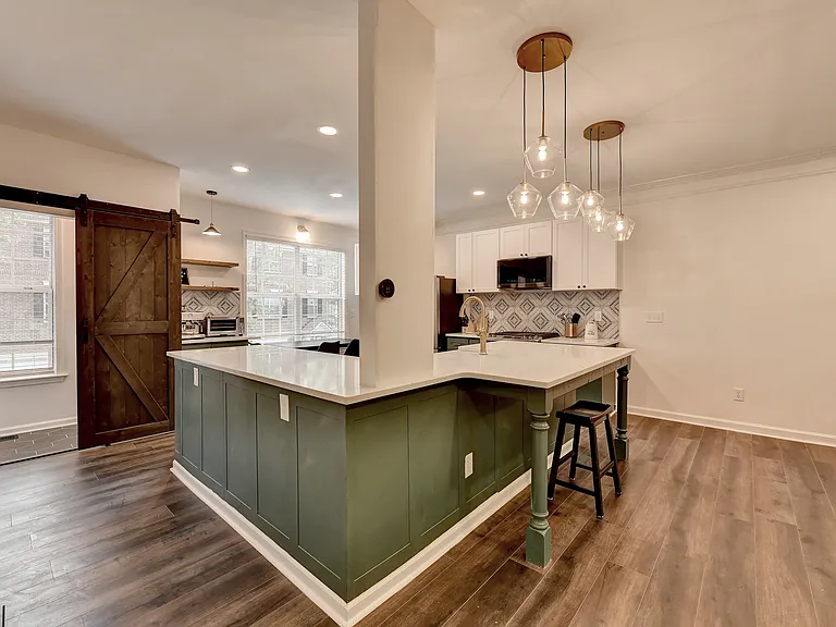 5204 Wellsley Bnd — Photo 11
