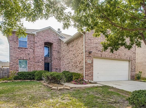 2nd image of 2028 Meadow Park Dr