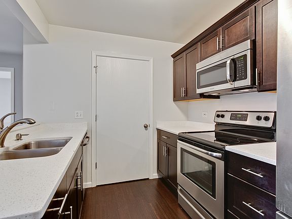 4th image of 350 Leah Ln APT 1B