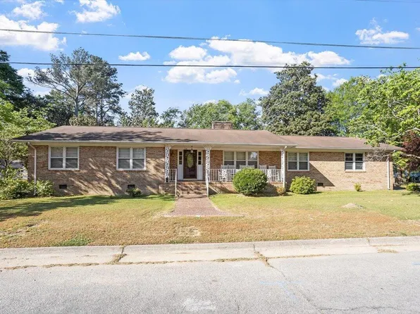 700 E Harnett St, Dunn, NC 28334