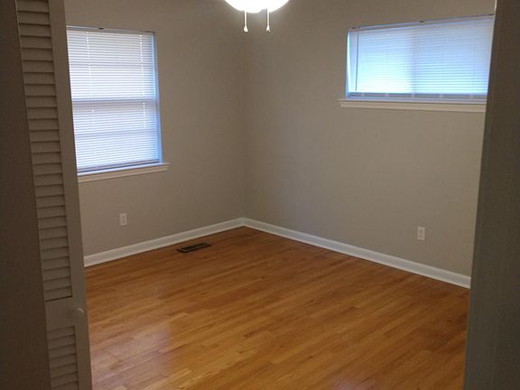 3rd image of 3626 Phelps St #3626