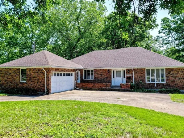 14121 S Haven Rd, Grandview, MO 64030