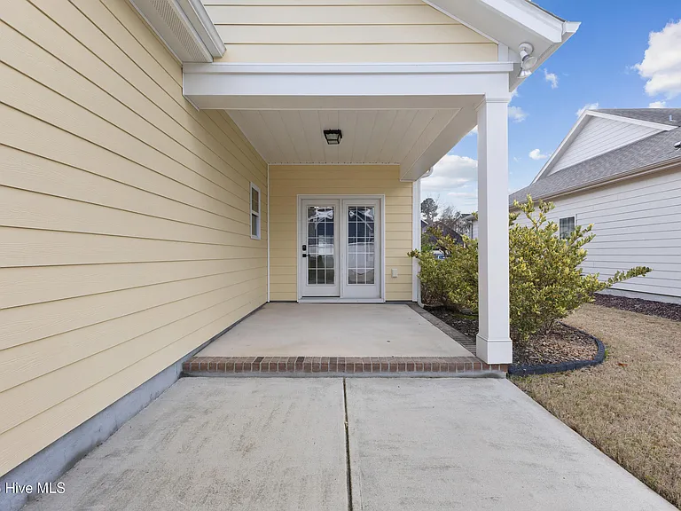359 Hanover Lakes Dr — Photo 21