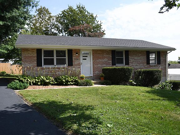 2nd image of 704 Cherry Ct