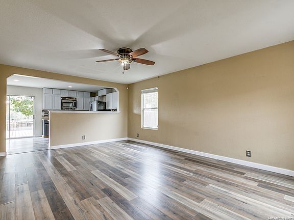 4th image of 326 CORIANDER BEND