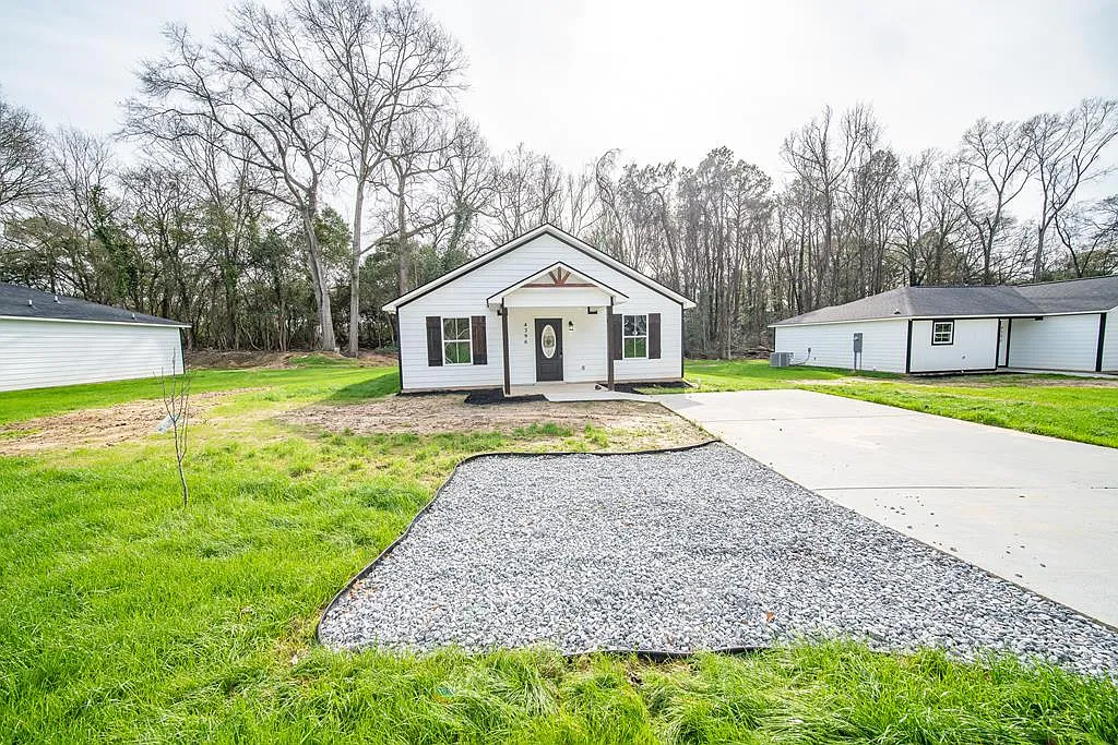 4396 Forrest Rd photo 1