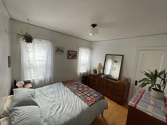 5th image of 3582 N Oakland Ave #7