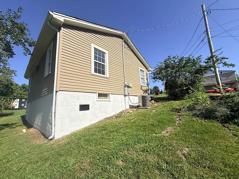 1503 Glyn Cir — Photo 4
