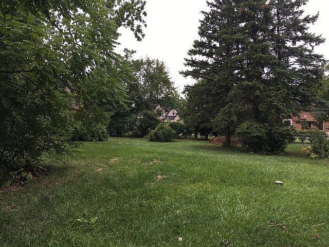 2nd image of 15W232 Plainfield Rd
