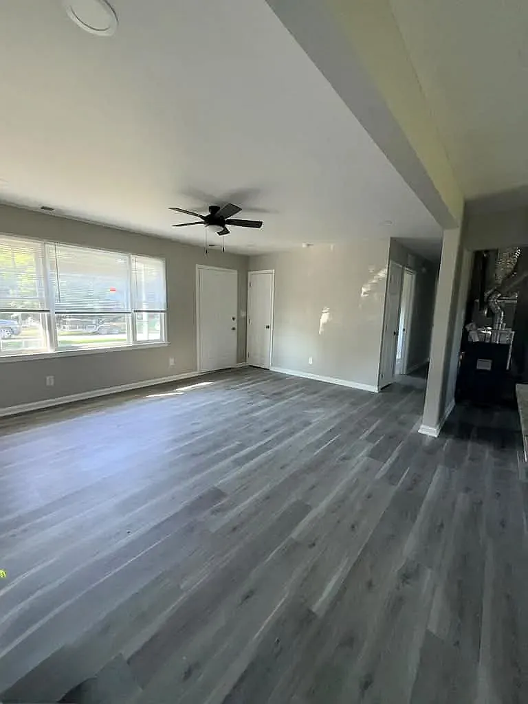 3 bed, 1.5 bath, 1550 sqft, $1,999 — Photo 2