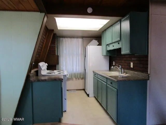 547 E White Mountain Blvd — Photo 5