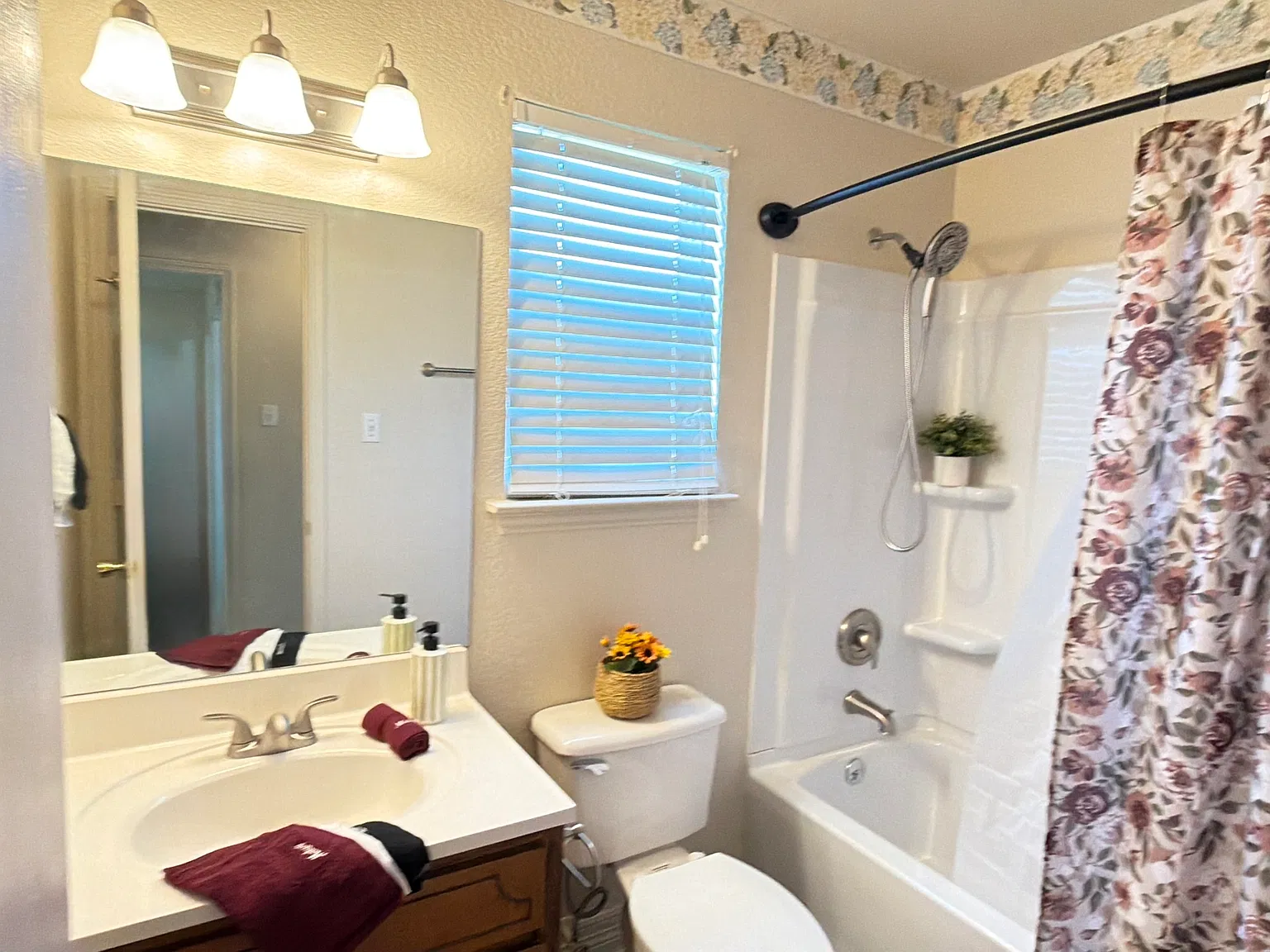 2 bed, 800 sqft, $1,025 — Photo 4