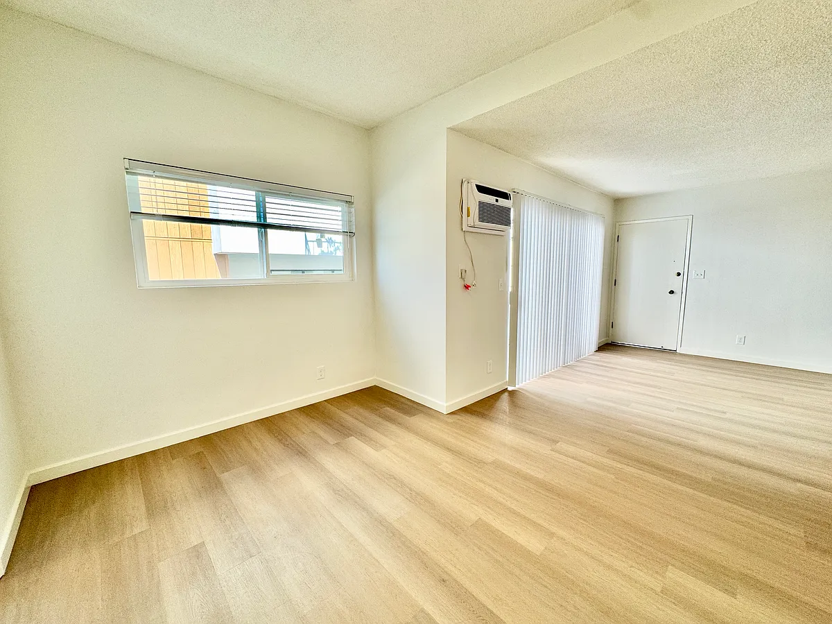 Building Photo - 8110 Norton Ave #8