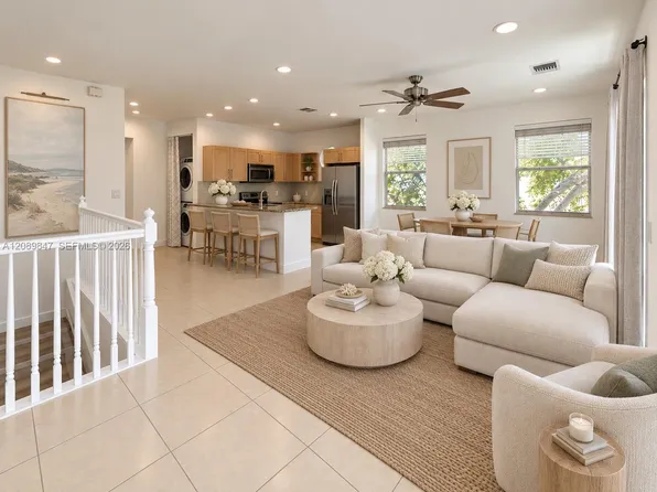 2312 NE 2nd St #2312, Pompano Beach, FL 33062