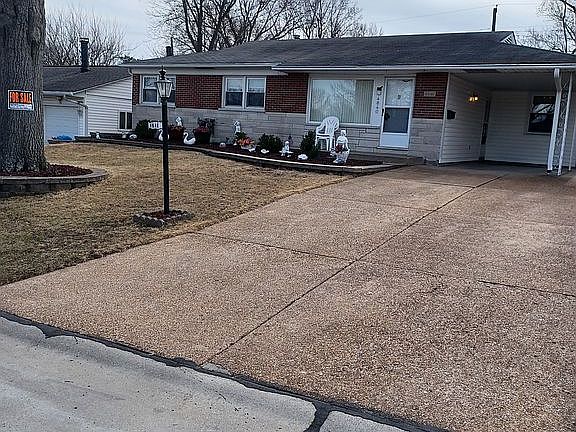 2nd image of 4840 Blackhawk Dr